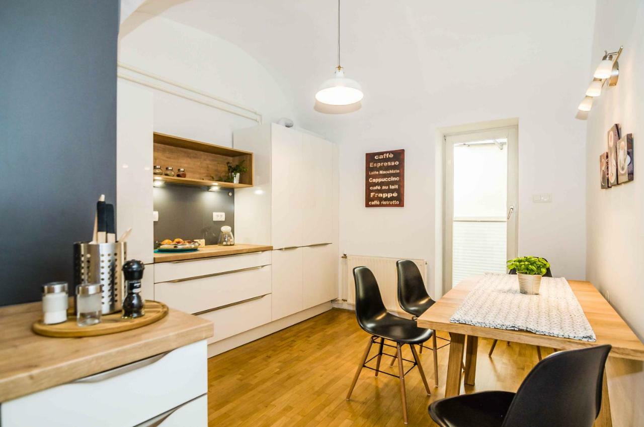 Elegant Central Apartment Любляна Экстерьер фото